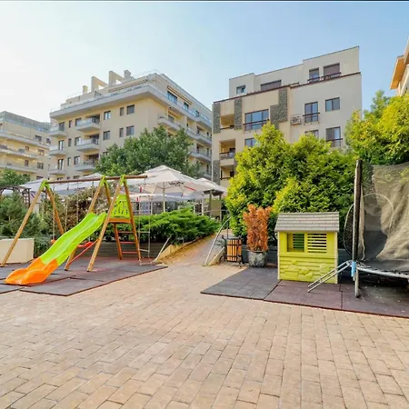 Апартаменты Luxurious 3 Bedroom In Herastrau *
