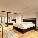Luxurious 3 Bedroom In Herastrau * Bukarest