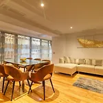 Apartment Luxurious 3 Bedroom In Herastrau Bukarest