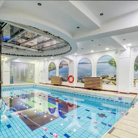 Luxurious 3 Bedroom In Herastrau شقة بوخارست