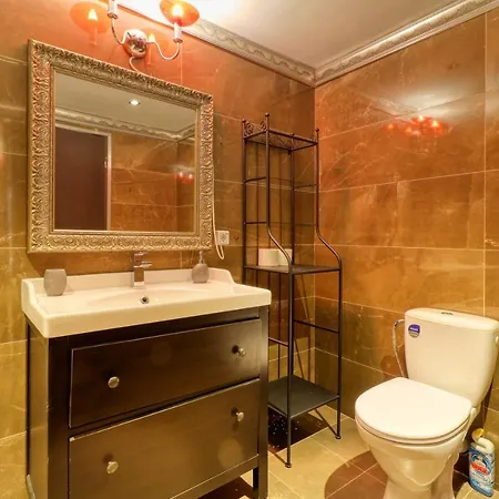 Luxurious 3 Bedroom In Herastrau شقة بوخارست