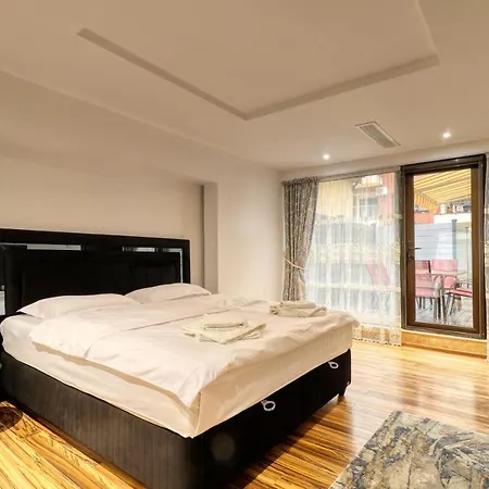 Luxurious 3 Bedroom In Herastrau Apartmán