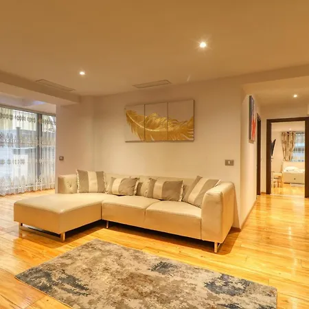 Luxurious 3 Bedroom In Herastrau *