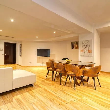 Luxurious 3 Bedroom In Herastrau Apartmán Bukurešť