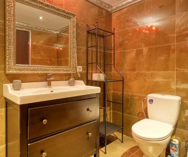 Апартаменты Luxurious 3 Bedroom In Herastrau