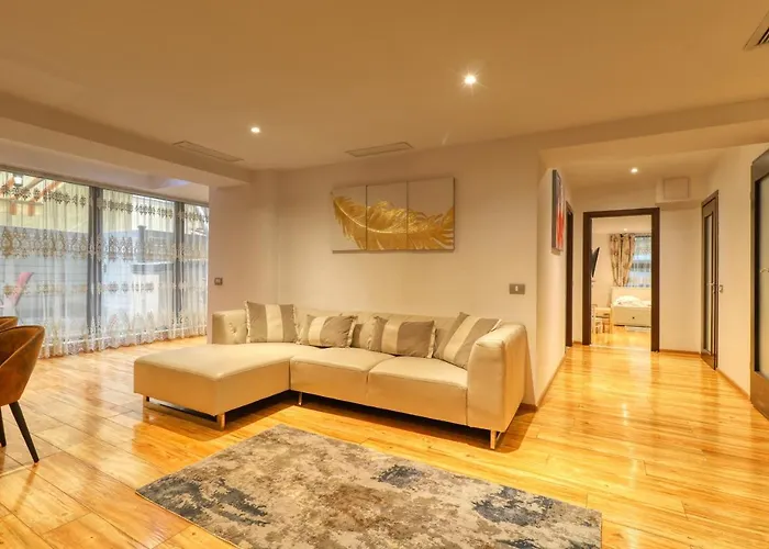 Luxurious 3 Bedroom In Herastrau *