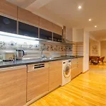 Διαμέρισμα Luxurious 3 Bedroom In Herastrau