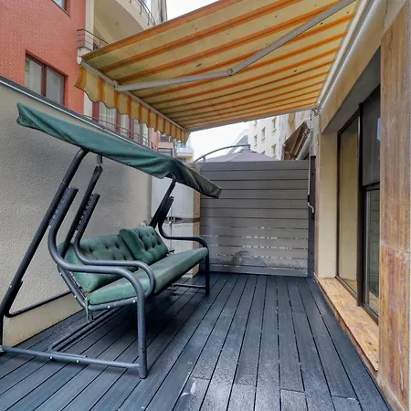 Luxurious 3 Bedroom In Herastrau Apartmán