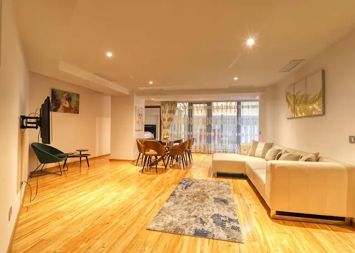 Luxurious 3 Bedroom In Herastrau Bukurešť