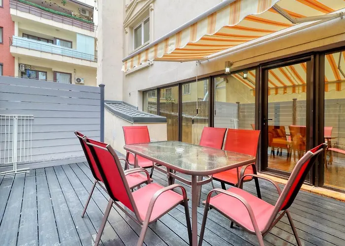 Luxurious 3 Bedroom In Herastrau Apartmán