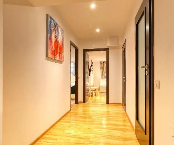 Luxurious 3 Bedroom In Herastrau * Bukurešť