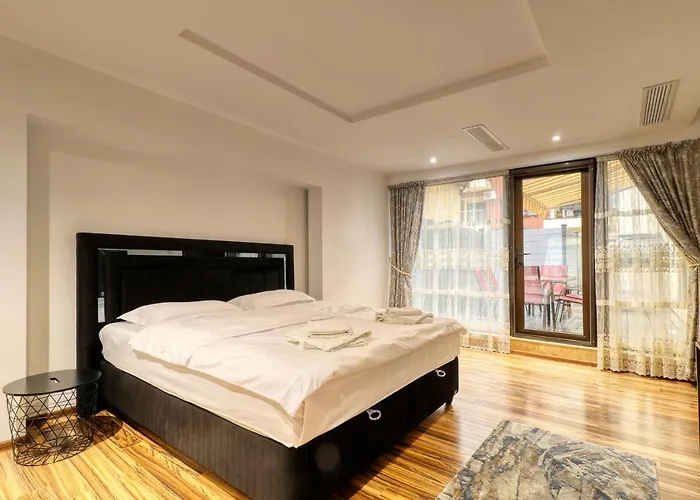 Luxurious 3 Bedroom In Herastrau Apartmán