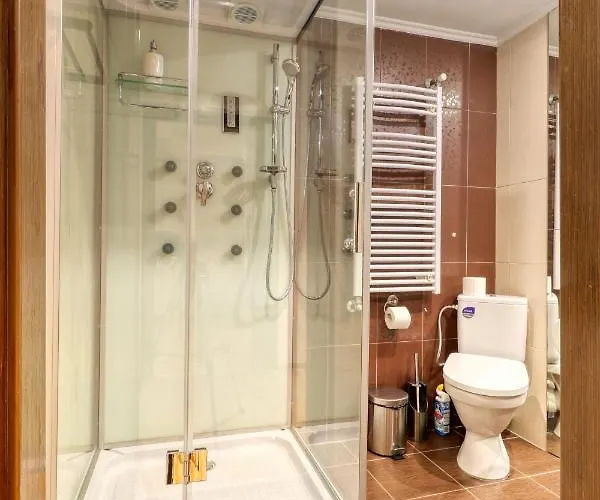 Luxurious 3 Bedroom In Herastrau Apartmán *