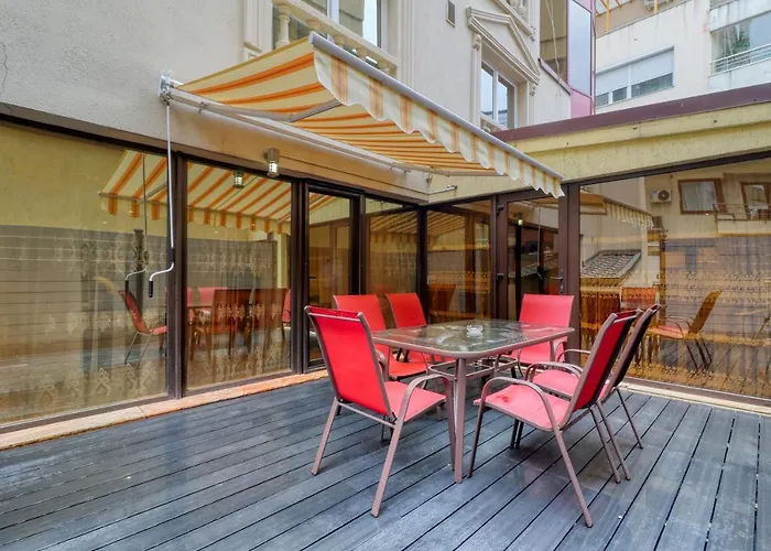 Luxurious 3 Bedroom In Herastrau Apartmán