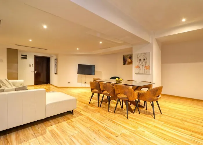 Luxurious 3 Bedroom In Herastrau Apartmán Bukurešť